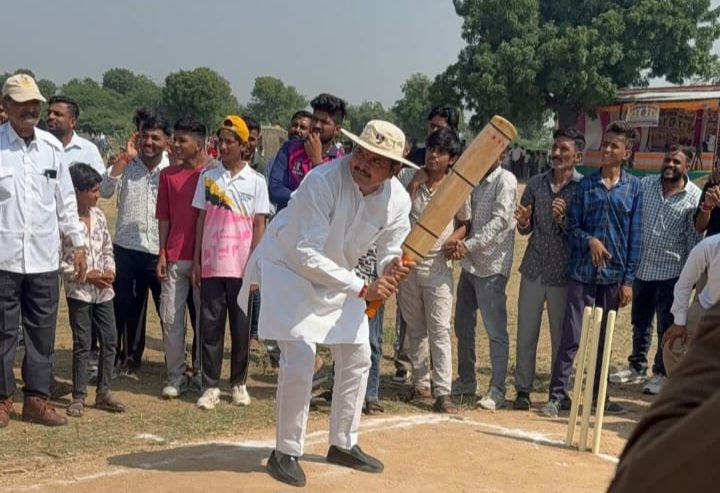 मेडा उपरला में देवासी समाज की अठारह पट्टी क्रिकेट प्रतियोगिता का किया शुभारंभ