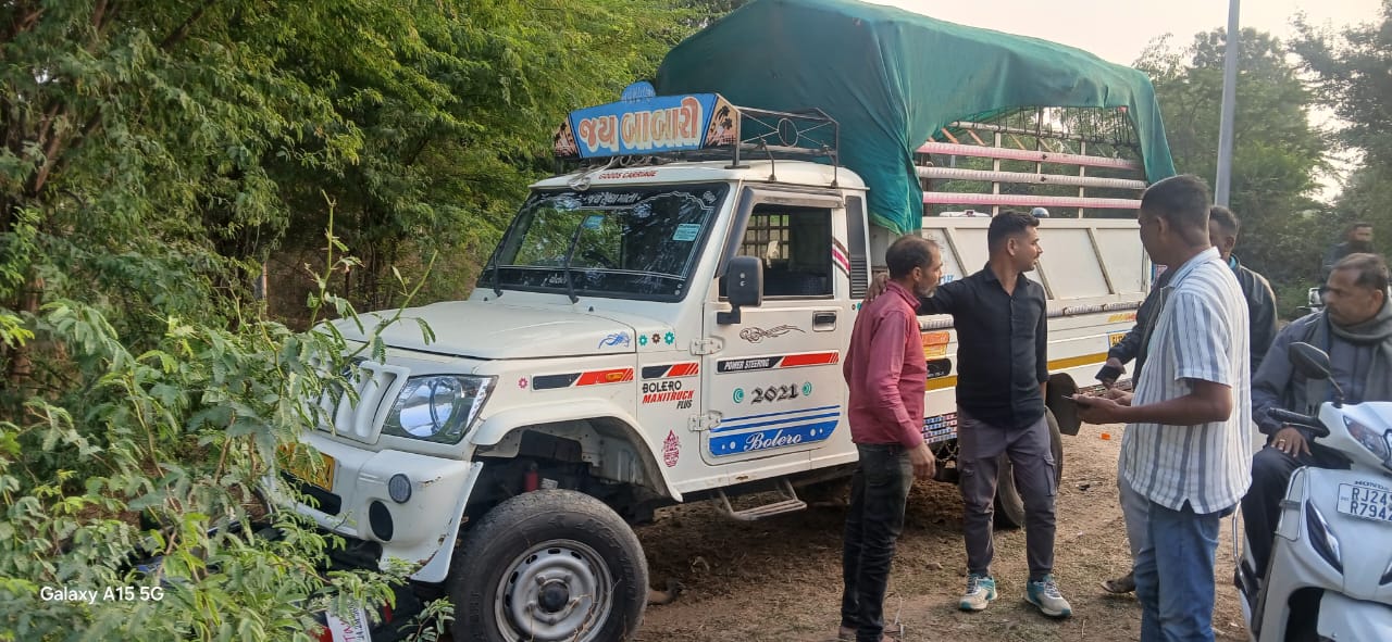 बाइक व पिकअप की आमने-सामने टक्कर, बाइक सवार गंभीर घायल