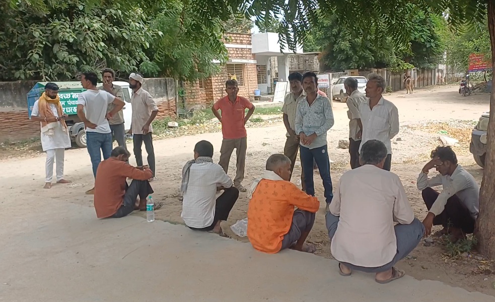 टवेरा की टक्कर से मोपेड चालक की दर्दनाक मौत